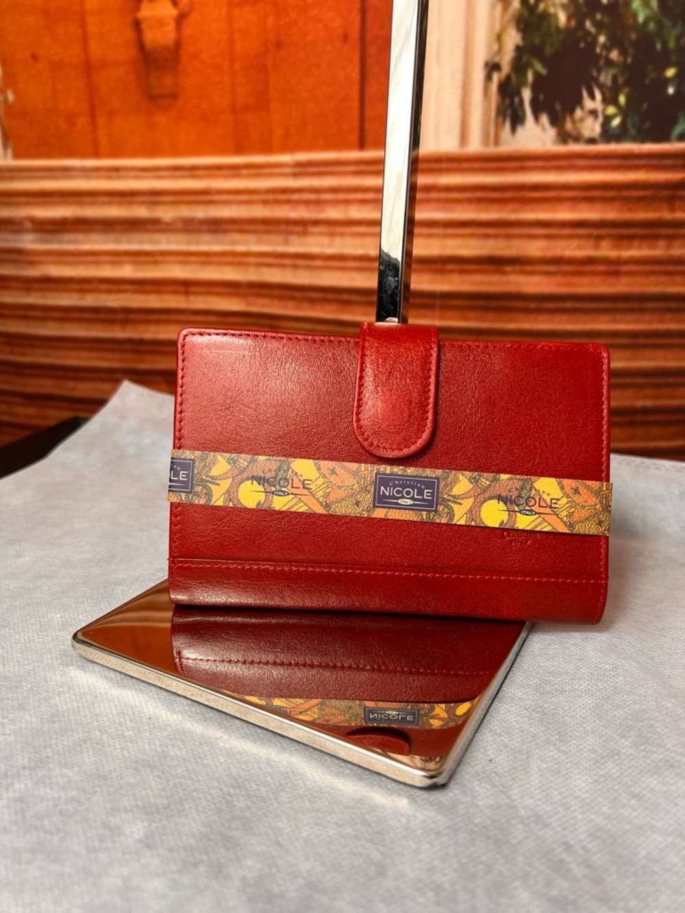 Nicole Christian Italy Red Leather Women's Wallet Clutch Snap closure